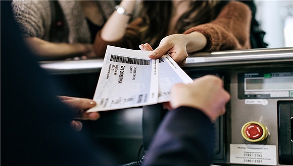 机票退改难背后 代理商依赖手续费盈利模式亟需转型，票务代理服务如何重归正轨？